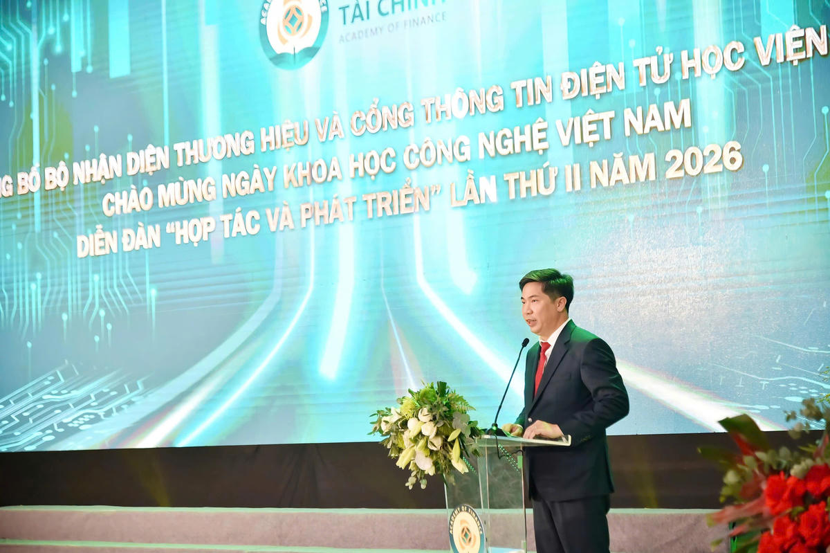 NGƯT.PGS.TS Nguyễn Đào Tùng - Giám đốc Học viện Tài chính phát biểu tại buổi lễ.