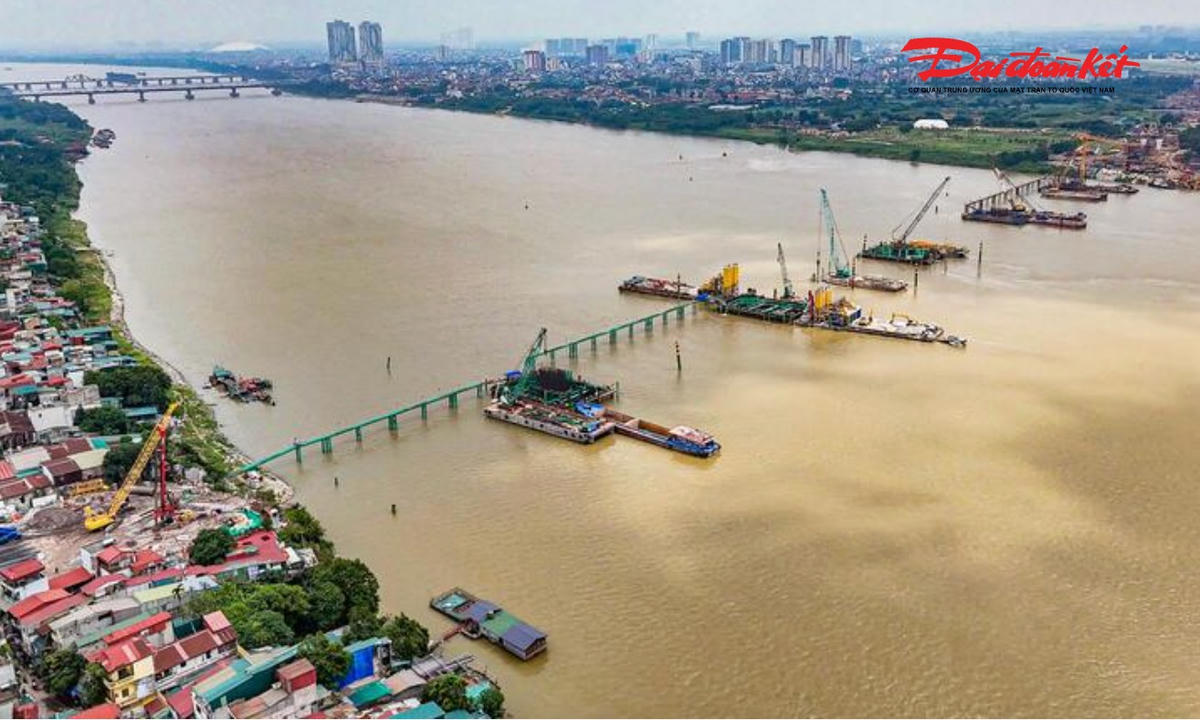 Hình ảnh thi công cầu Tứ Liên.