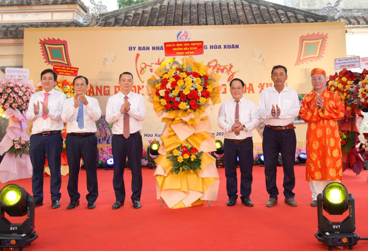 Rực rỡ sắc màu đoàn rước Thần Nông trong Lễ hội Mục đồng Đà Nẵng
