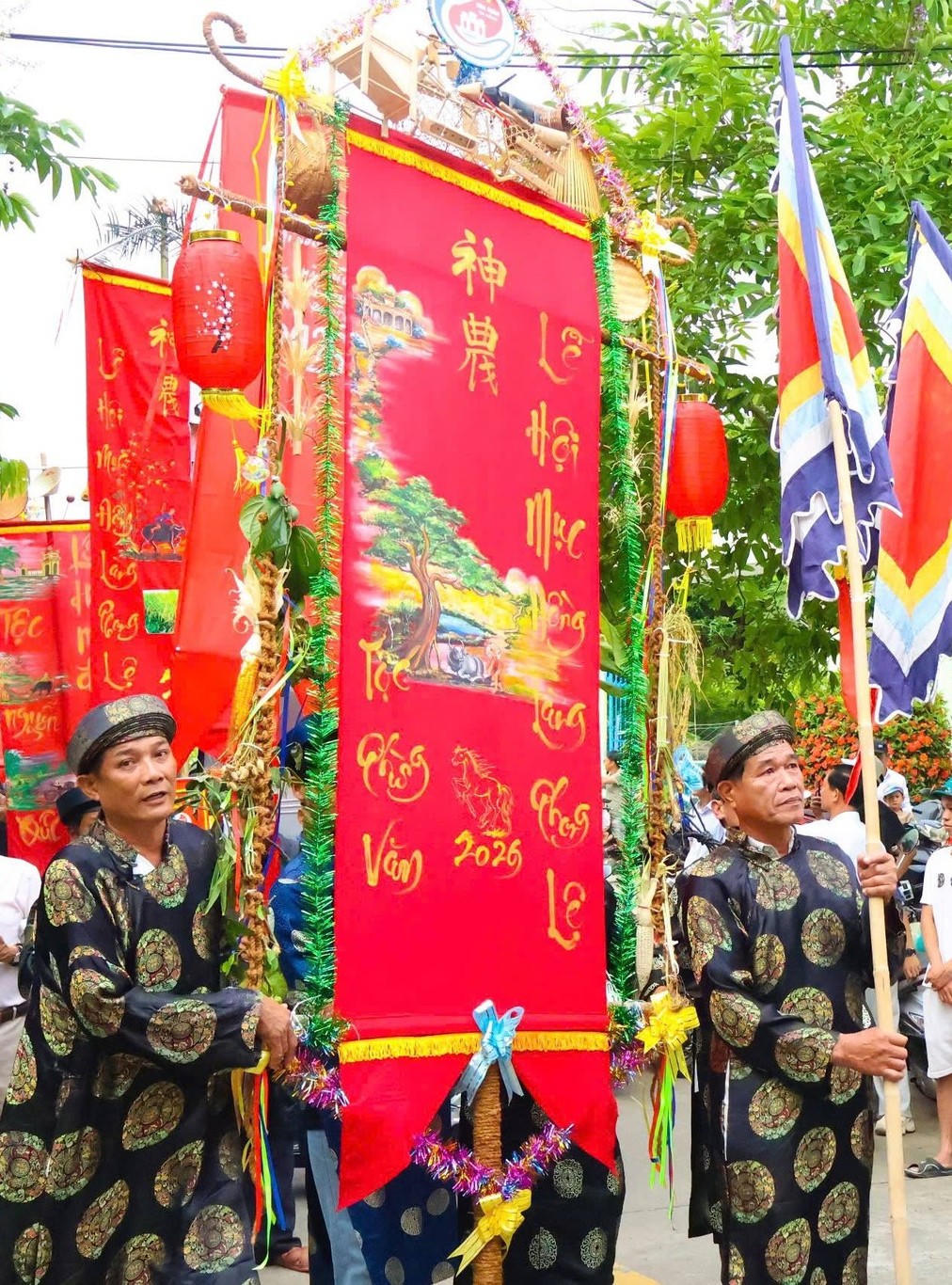 Rực rỡ sắc màu đoàn rước Thần Nông trong Lễ hội Mục đồng Đà Nẵng
