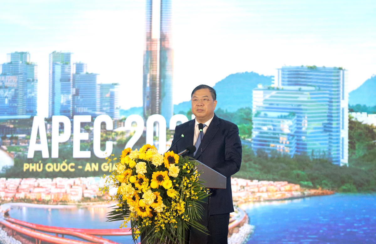 Ông Phạm Gia Túc - Ủy viên Bộ Chính trị, Phó Thủ tướng thường trực Chính phủ phát biểu chỉ đạo tại hội nghị. ảnh: NH