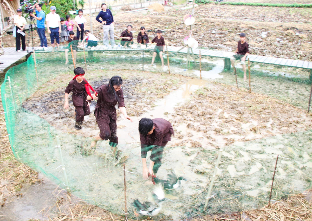 Rực rỡ sắc màu đoàn rước Thần Nông trong Lễ hội Mục đồng Đà Nẵng