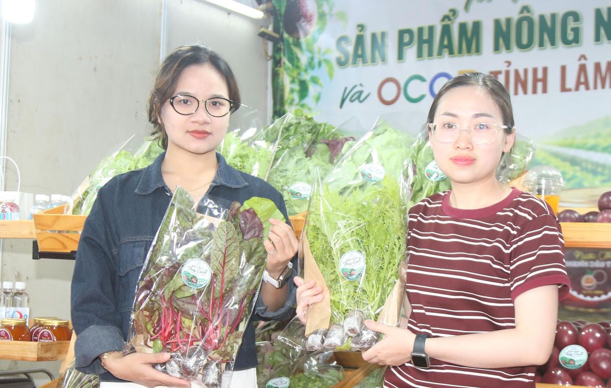 Nhiều sản vật, nông sản của địa phương được mang giới thiệu tại hội chợ tôn vinh sản phẩm OCOP năm 2026.