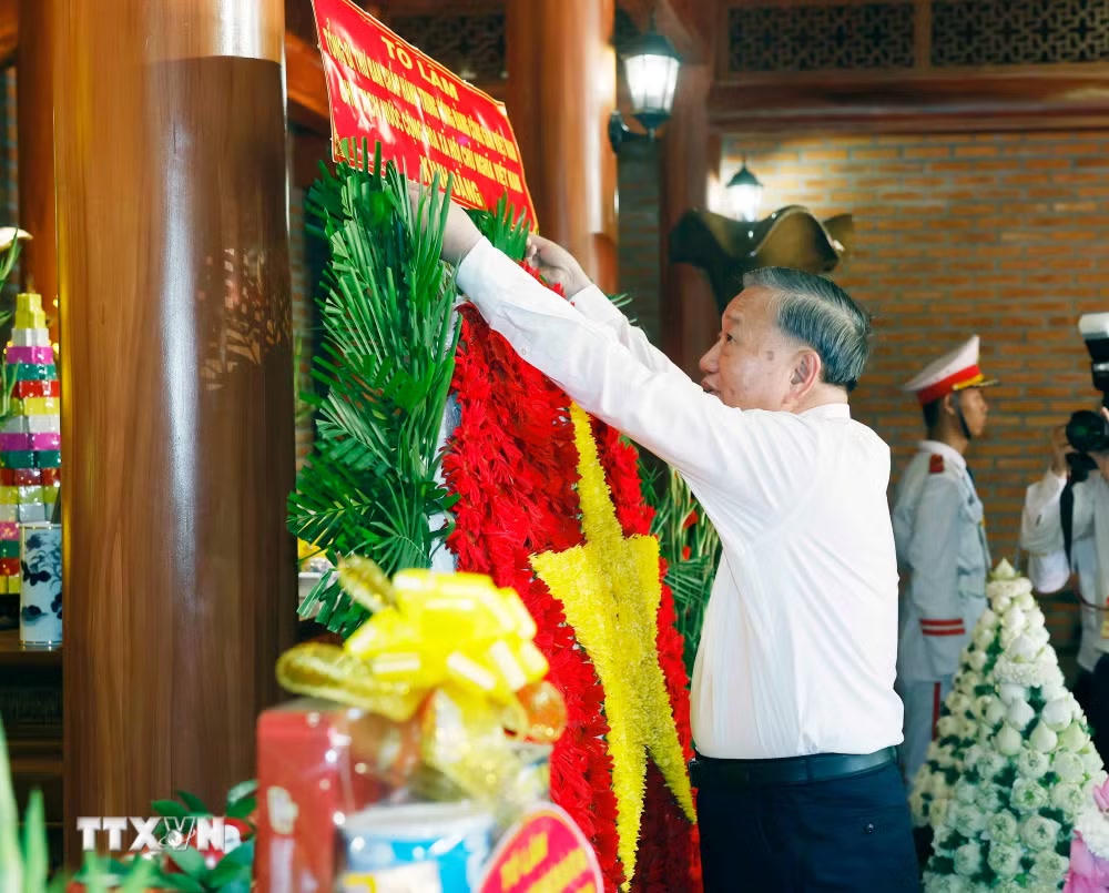 ttxvn-tong-bi-thu-chu-tich-nuoc-lam-viec-voi-ban-thuong-vu-thanh-uy-dong-nai-1.jpg