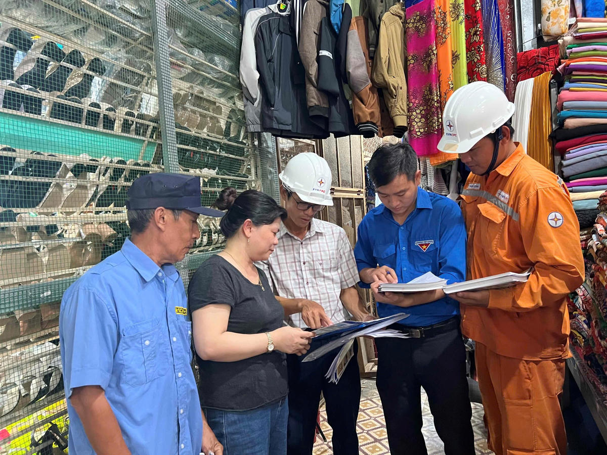Tuyên truyền an toàn điện tại cơ sở kinh doanh
