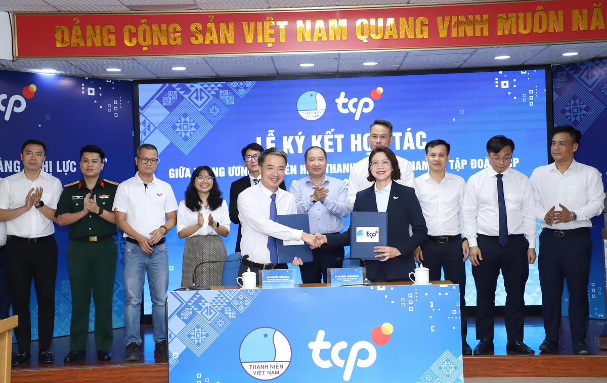 Trung ương Hội Liên hiệp Thanh niên Việt Nam và Tập đoàn TCP ký kết phối hợp. Ảnh: Hải Lâm