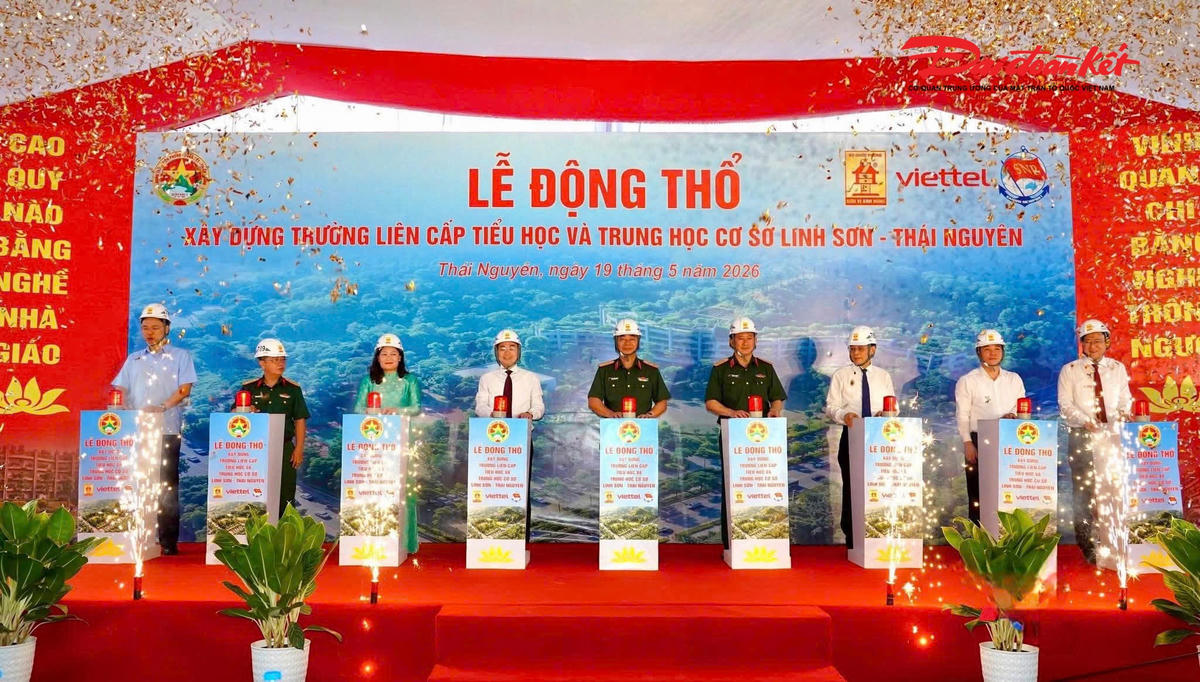 Nghi thức động thổ xây dựng Trường liên cấp TH và THCS Linh Sơn.