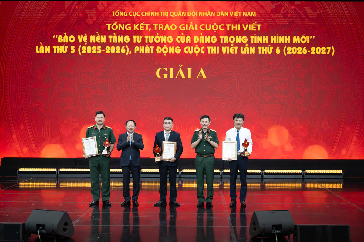Trao giải Cuộc thi viết Bảo vệ nền tảng tư tưởng của Đảng trong tình hình mới lần thứ 5