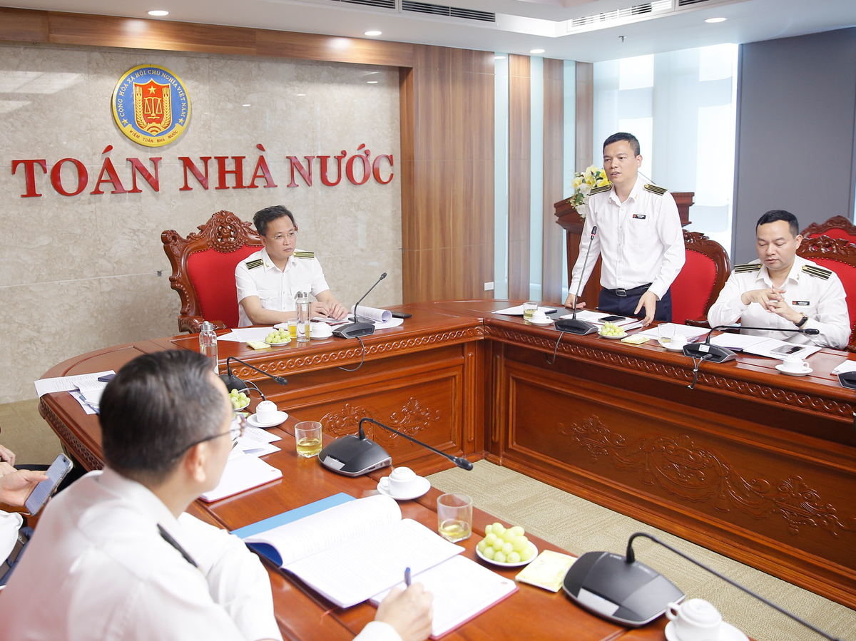 Lãnh đạo Cục CNTT phát biểu tại buổi làm việc.