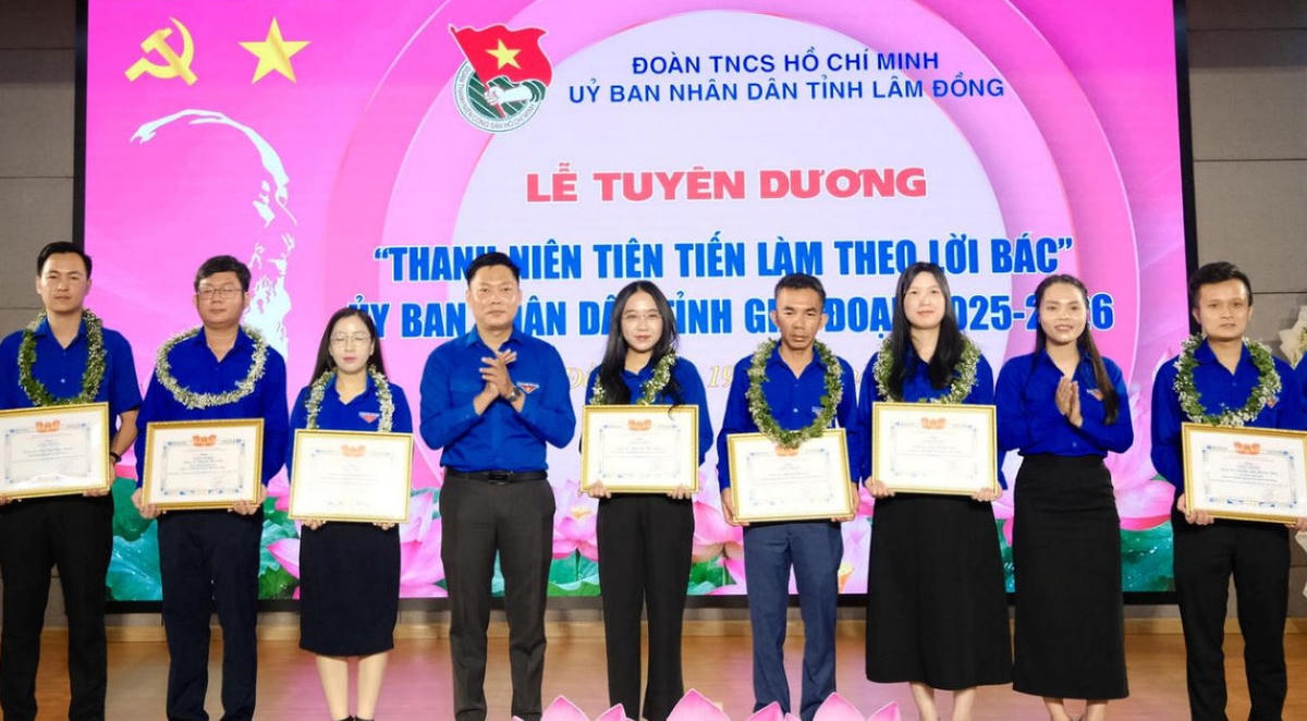 Ban Tổ chức tuyên dương 33 thanh niên tiên tiến làm theo lời Bác giai đoạn 2025 – 2026.