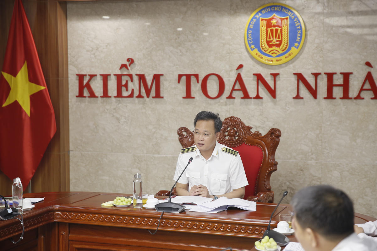 Tổng Kiểm toán nhà nước Nguyễn Hữu Nghĩa chủ trì buổi làm việc