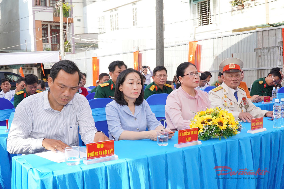 TP Hồ Chí Minh: Xóa nhà dột nát cho các gia đình chính sách
