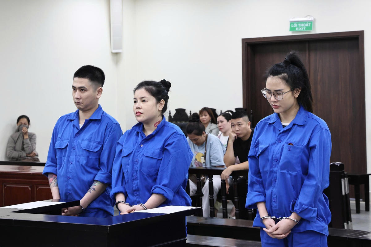 Các bị cáo tại phiên tòa.