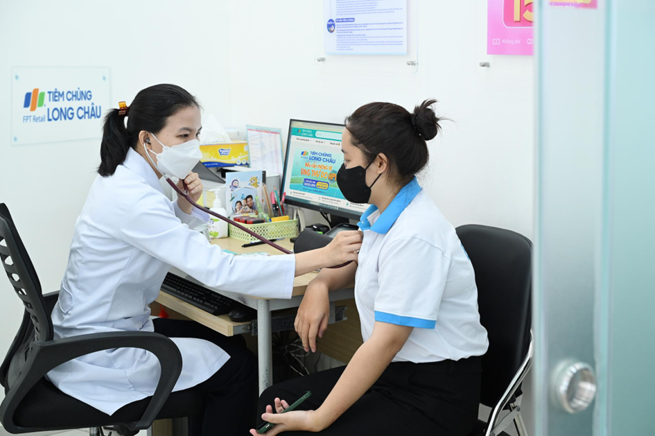 Long Châu tận tâm đồng hành cùng giới trẻ trên hành trình dự phòng sức khỏe. Ảnh: Hoàng Khánh.