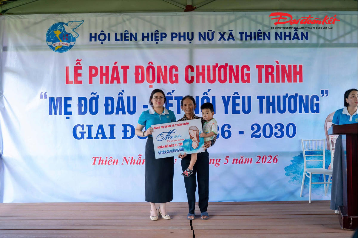 Chương trình “Mẹ đỡ đầu - Kết nối yêu thương” do Hoàng Gia Phát Group tài trợ tiếp tục lan tỏa mạnh mẽ tinh thần nhân ái trong cộng đồng. Ảnh: Mr Đ