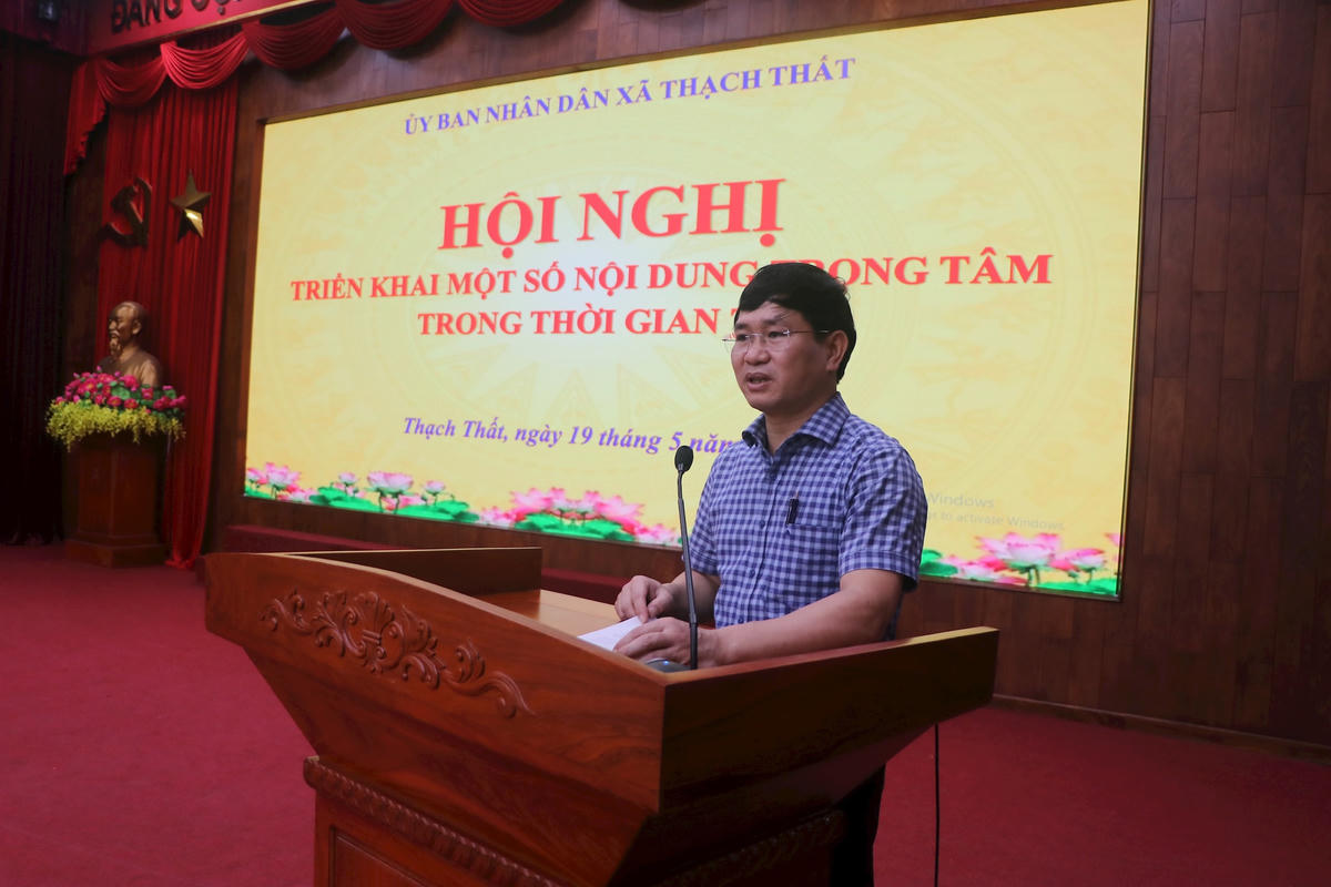 Phó Chủ tịch UBND xã Thạch Thất Nguyễn Trường Giang phát biểu tại Hội nghị