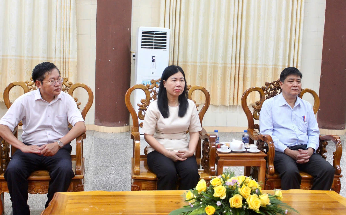 Lãnh đạo tỉnh Lâm Đồng tại buổi đến thăm.