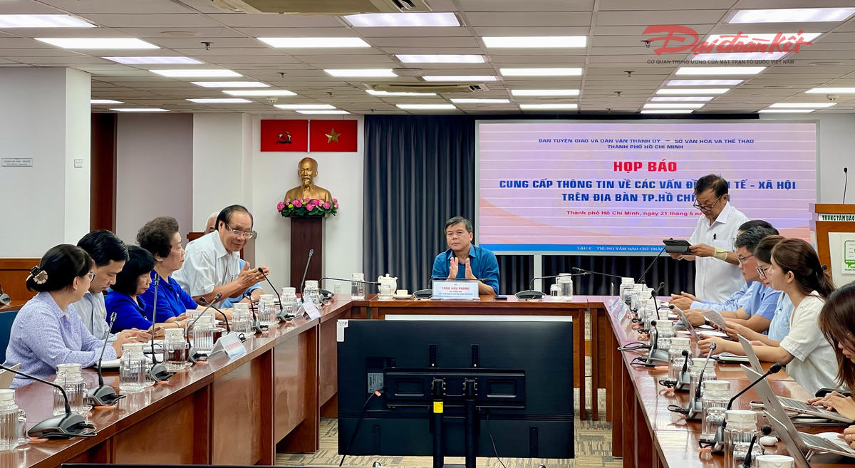 Buổi họp báo thông tin tình hình kinh tế xã hội ở TP Hồ Chí Minh. Ảnh: Đ.Xá.