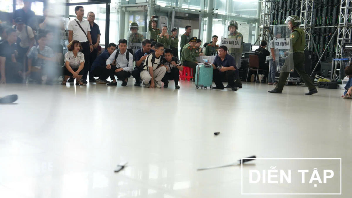 Cuộc diễn tập kết thúc an toàn tuyệt đối về người, vũ khí, trang thiết bị và phương tiện tham gia, không ảnh hưởng đến hoạt động khai thác hàng không và lưu thông hành khách tại sân bay.