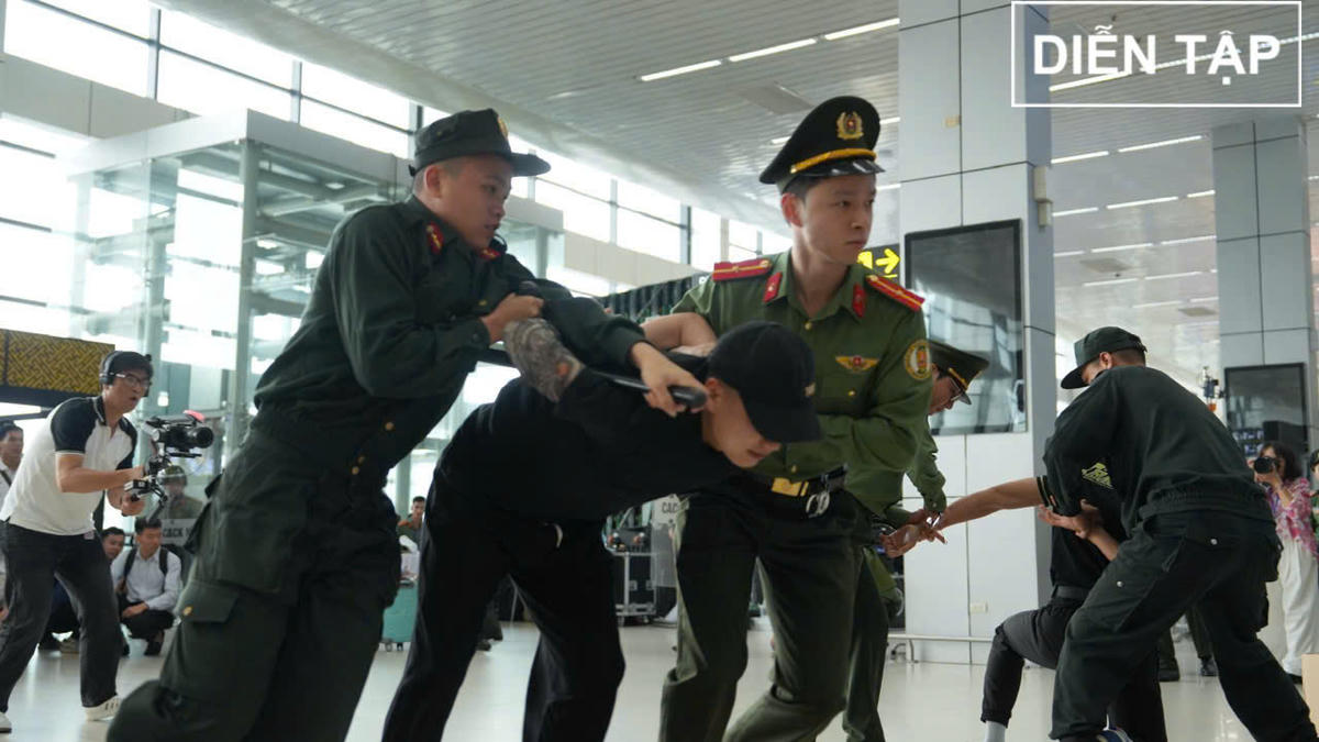 Hơn 300 người tham gia diễn tập khẩn nguy an ninh tại sân bay Nội Bài