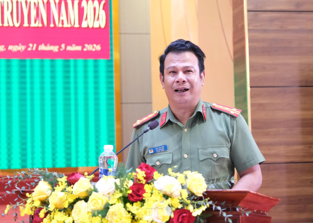 Đại tá Nay Gia Phú, Phó Giám đốc Công an tỉnh Lâm Đồng phát biểu khai mạc tại lớp tập huấn.