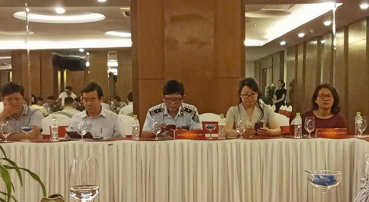 Các đại biểu tham dự buổi họp báo.