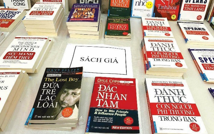 Khi nào sách thôi bị “xài chùa”?