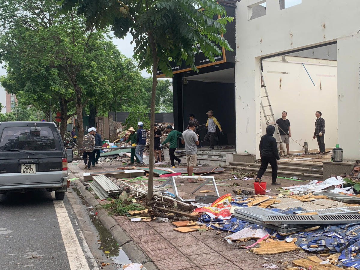 Hà Nội: Người dân phường Bồ Đề đồng thuận bàn giao mặt bằng thực hiện dự án thành phần phục vụ thi công cầu Trần Hưng Đạo