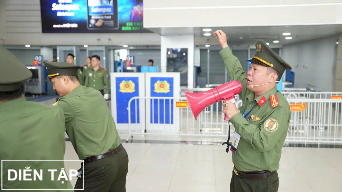 Hơn 300 người tham gia diễn tập khẩn nguy an ninh tại sân bay Nội Bài