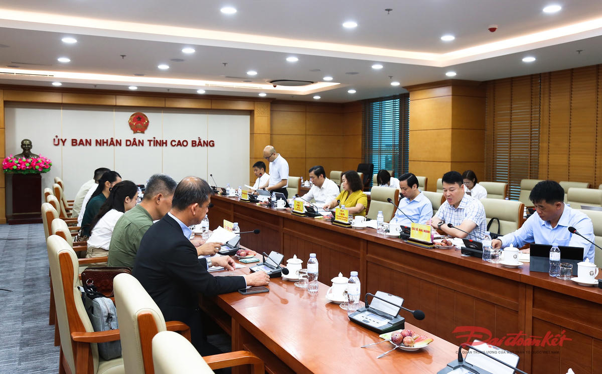 Quang cảnh buổi đối thoại. Ảnh: Hân Nguyễn.