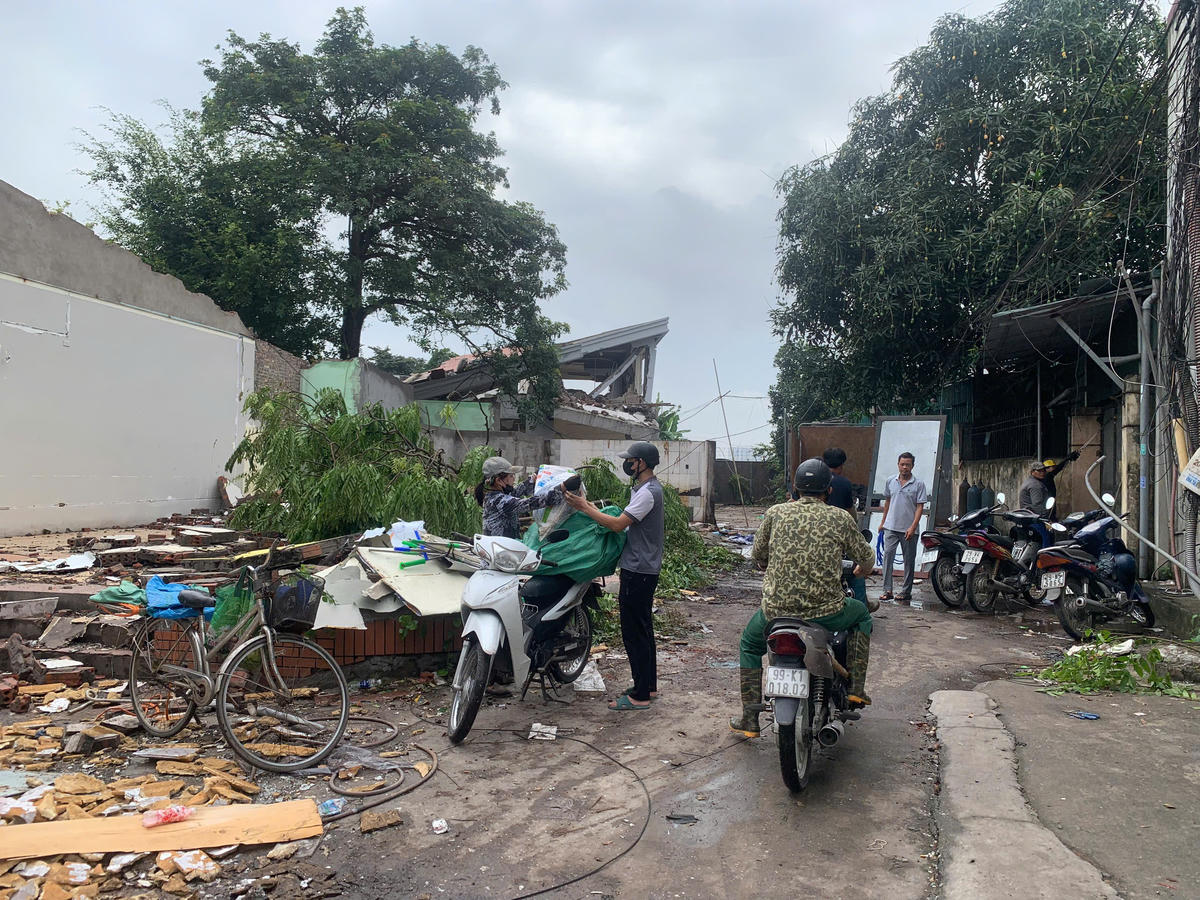 Hà Nội: Người dân phường Bồ Đề đồng thuận bàn giao mặt bằng thực hiện dự án thành phần phục vụ thi công cầu Trần Hưng Đạo