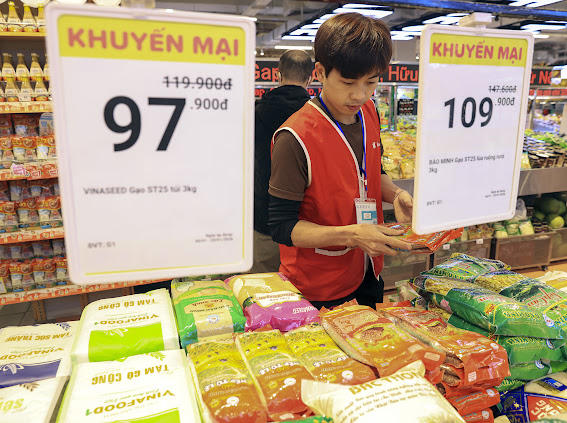 Nhu yếu phẩm với giá ưu đãi tại hệ thống WinMart.