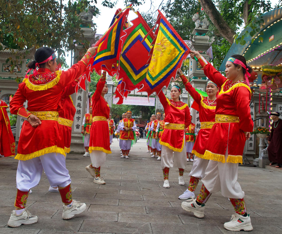 Đây là lễ hội có nhiều nghi thức văn hóa đặc sắc được cộng đồng dân cư nơi đây lưu giữ đến ngày nay. 