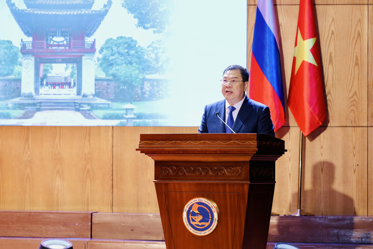 Phó Thủ tướng Thường trực, Chủ tịch Phân ban Việt Nam Phạm Gia Túc phát biểu tại hội nghị. Ảnh: Văn Mạnh