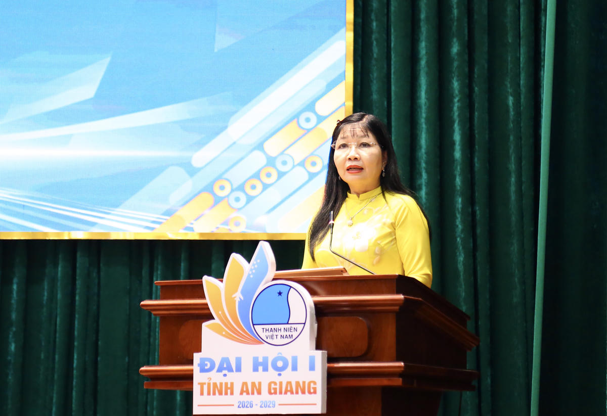 Phó Bí thư Tỉnh ủy, Chủ tịch Ủy ban MTTQ Việt Nam tỉnh An Giang Trần Thị Thanh Hương phát biểu tại Đại hội. Ảnh: Thanh Tiến