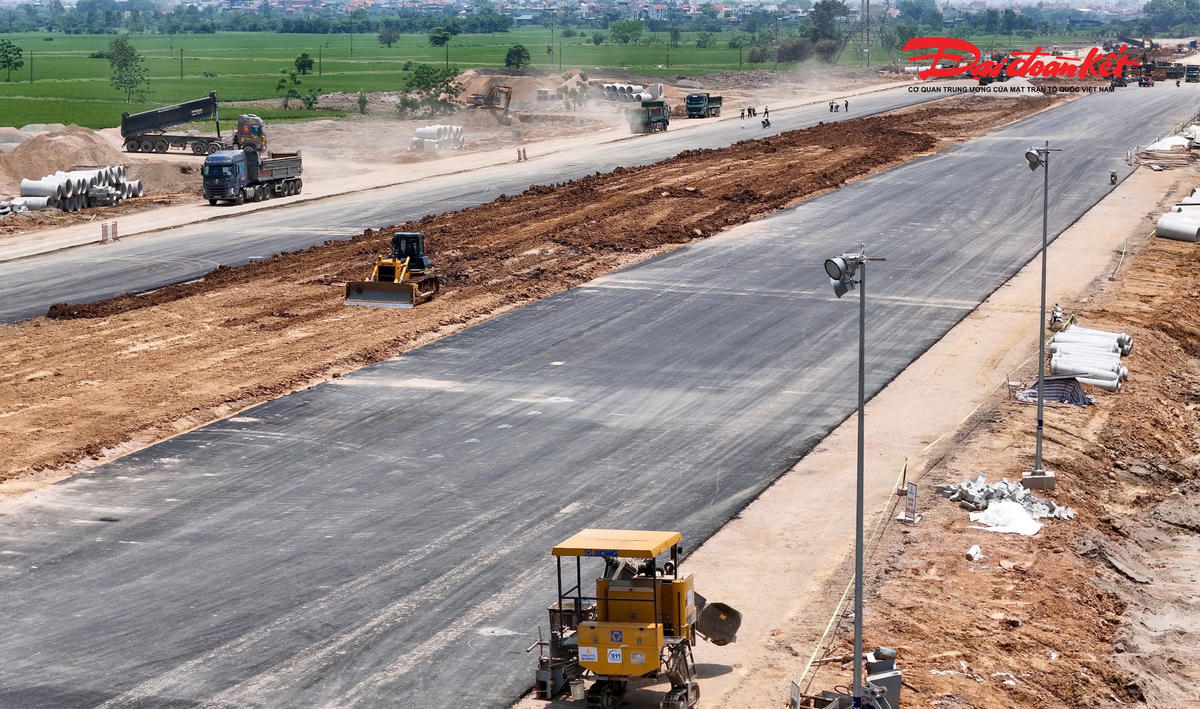 Hà Nội: Đại lộ rộng 120m dần thành hình, kết nối sân vận động 135.000 chỗ lớn nhất thế giới
