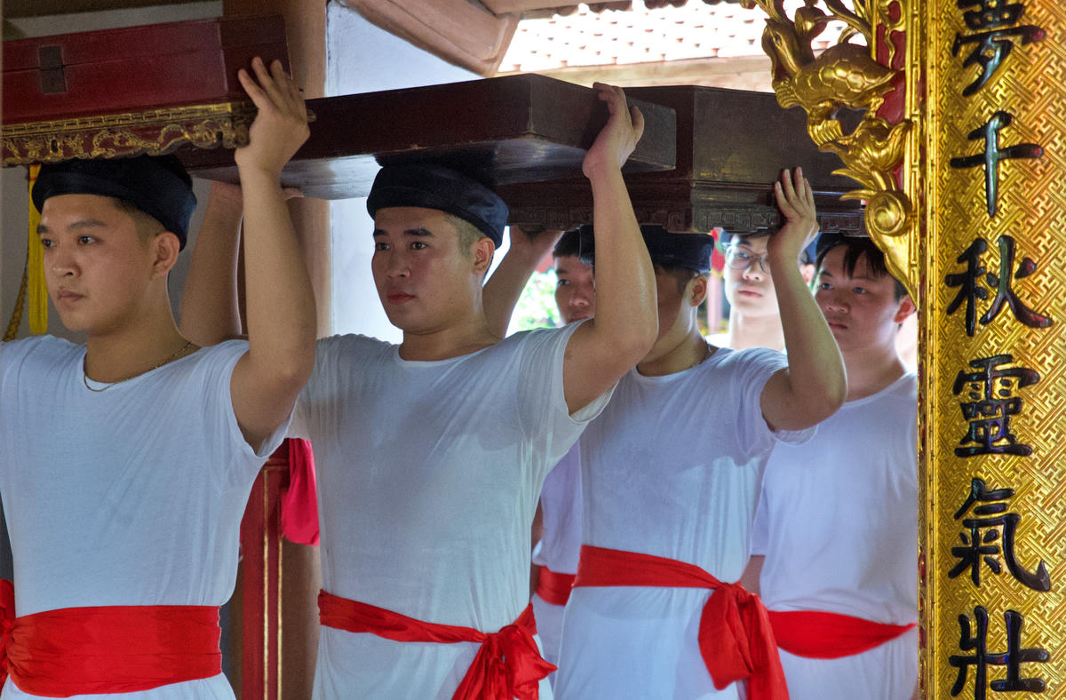 Những nghi lễ được cử hành trang nghiêm.