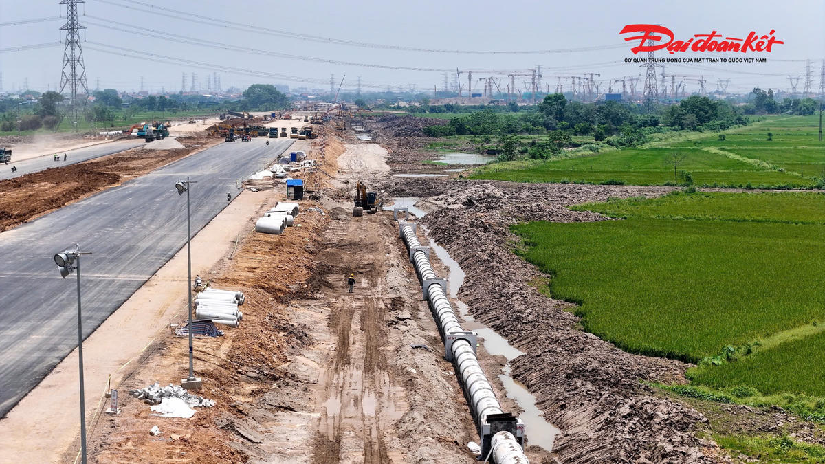 Hà Nội: Đại lộ rộng 120m dần thành hình, kết nối sân vận động 135.000 chỗ lớn nhất thế giới