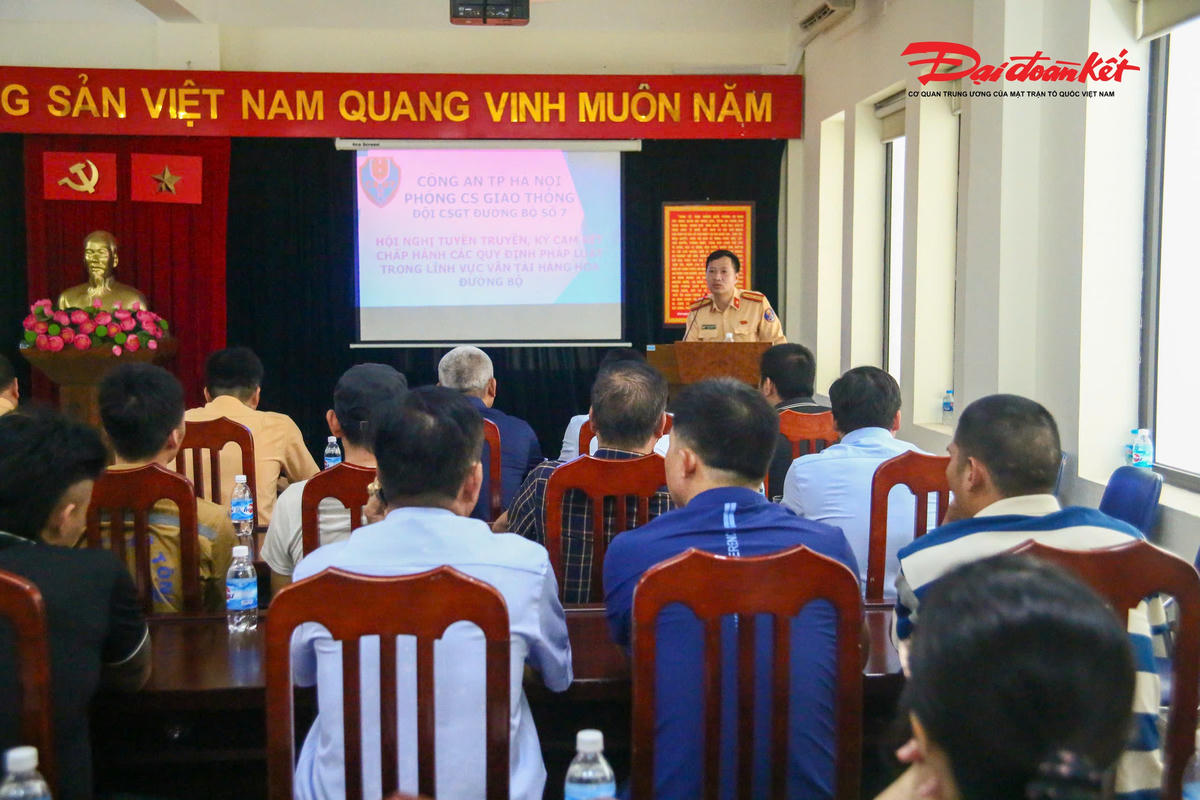 Tại hội nghị, Đội CSGT đường bộ số 7 đã thông tin về tình hình trật tự, an toàn giao thông trên địa bàn thời gian qua; phân tích những nguyên nhân dẫn đến tai nạn giao thông, đặc biệt là các vụ việc liên quan đến hoạt động vận tải hàng hóa.