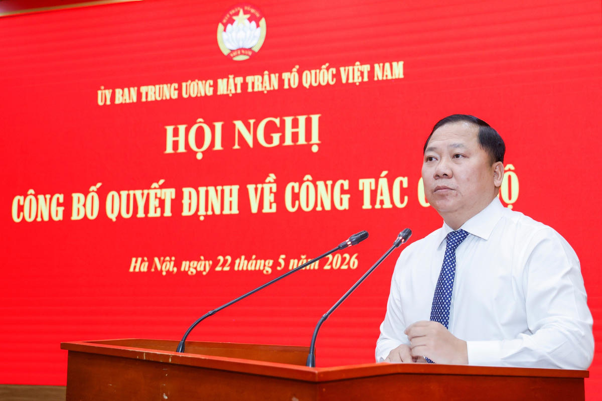 Phó Bí thư Thường trực Đảng ủy MTTQ, các đoàn thể Trung ương, Phó Chủ tịch UBTƯ MTTQ Việt Nam Nguyễn Phi Long phát biểu tại Hội nghị. Ảnh: Quang Vinh.