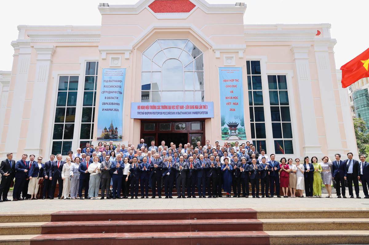 Các đại biểu chụp ảnh lưu niệm tại hội nghị. Ảnh: Văn Mạnh