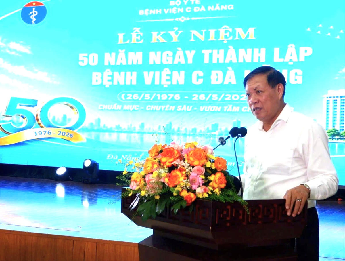 Thứ trưởng Đỗ Xuân Tuyên ủng hộ sự phát triển của Bệnh viện C Đà Nẵng phù hợp với nền tảng chuyên môn, nhân lực và định hướng phát triển lâu dài cũng như chức năng, nhiệm vụ của một bệnh viện tuyến cuối trực thuộc Bộ Y tế tại khu vực miền Trung – Tây Nguyên. Ảnh: Nguyễn Tú.