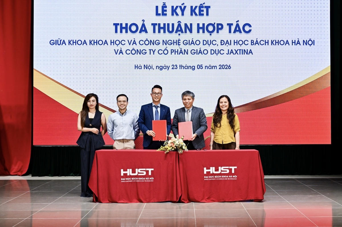 Tại workshop đã diễn ra lễ ký kết biên bản ghi nhớ hợp tác giữa nhà trường và doanh nghiệp.