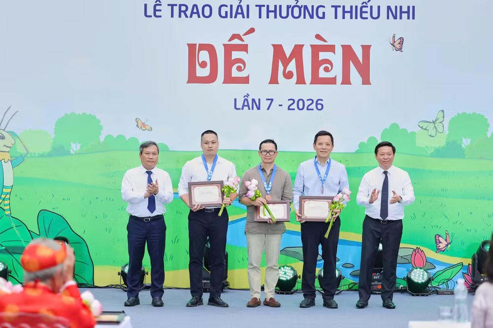 Các tác giả nhận giải Khát vọng Dế Mèn.