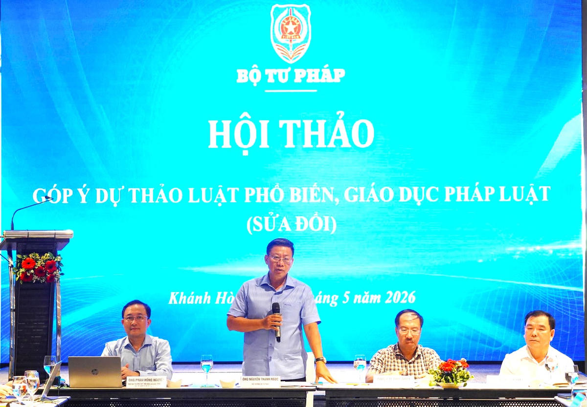 Thứ trưởng Bộ Tư pháp Nguyễn Thanh Ngọc chủ trì Hội thảo.