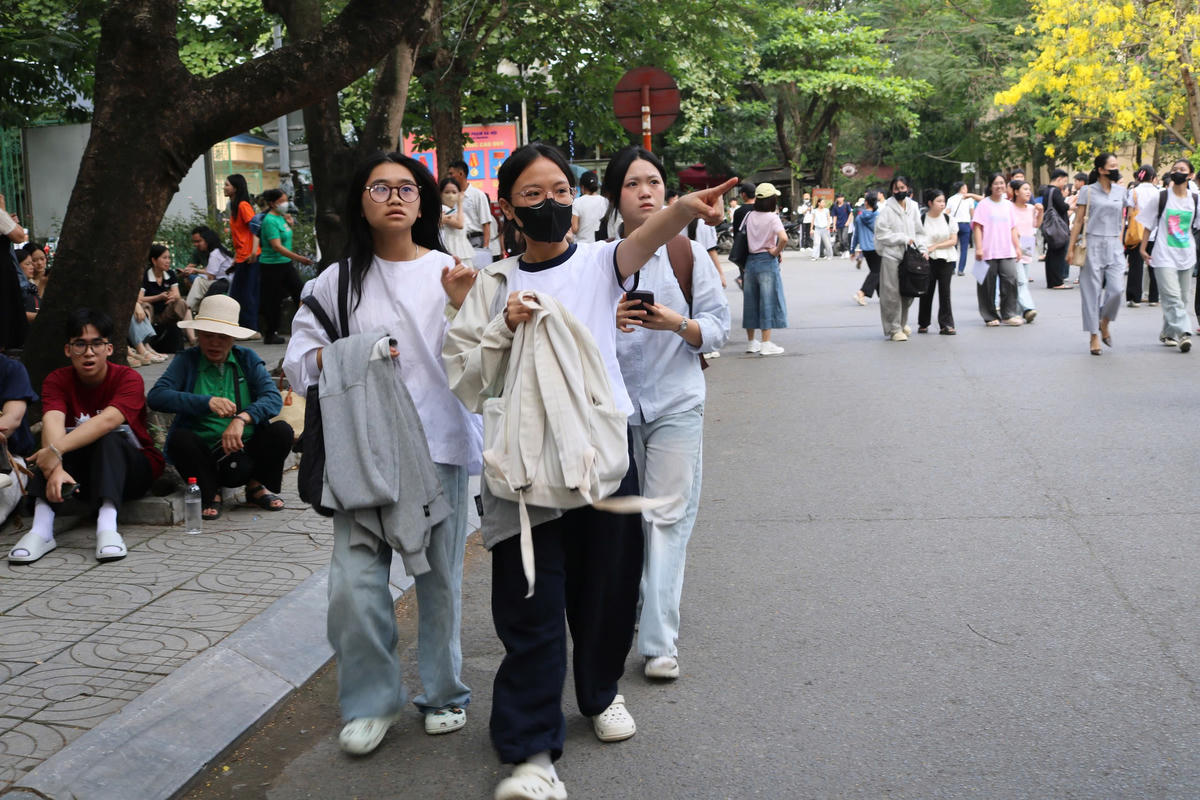 Sáng 23/5, Kỳ thi Đánh giá năng lực độc lập (SPT) đợt 1 năm 2026 của Trường Đại học Sư phạm Hà Nội đã diễn ra tại các điểm thi trên toàn quốc.