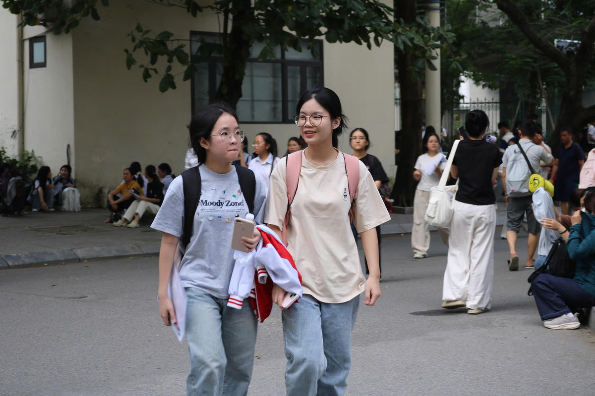 Thí sinh dự thi đánh giá năng lực tại điểm thi Trường Đại học Sư phạm Hà Nội.