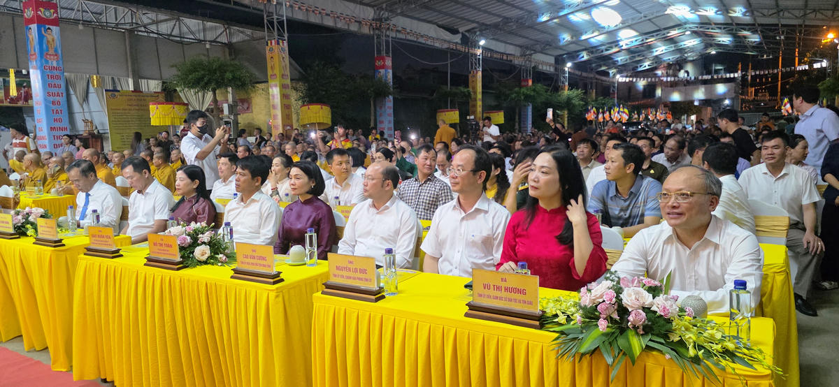 Các đại biểu tham dự đại lễ. Ảnh: Nguyễn Chung.