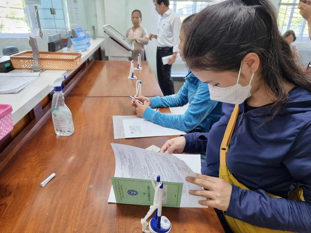 Người dân được hưởng nhiều quyền lợi khi tham gia bảo hiểm xã hội.