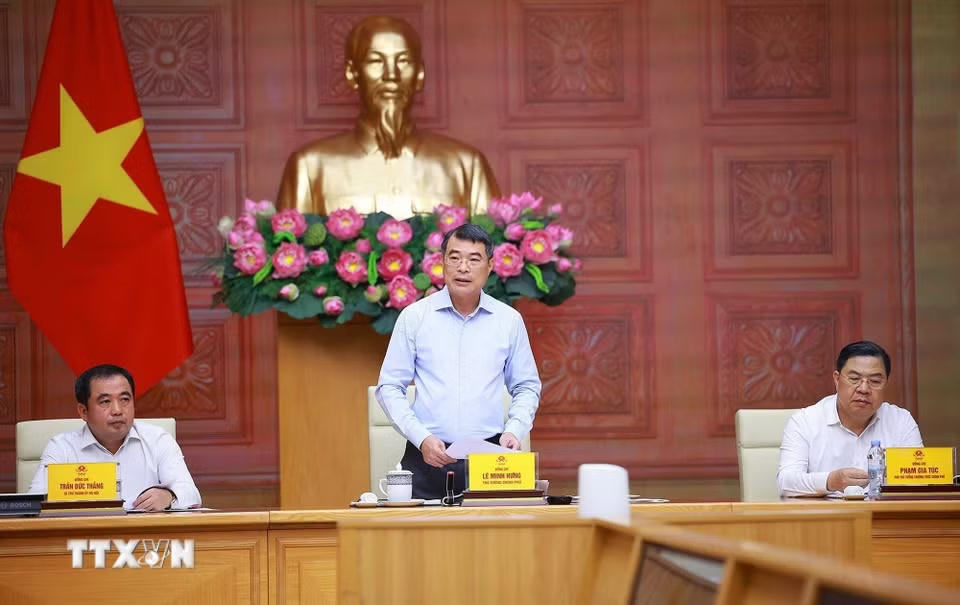 Thủ tướng Lê Minh Hưng chủ trì họp về nhà ở cho thuê trên địa bàn Thành phố Hà Nội. (Ảnh: Dương Giang/TTXVN)